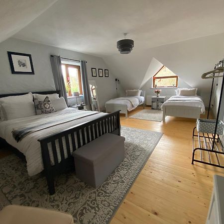 Salmon Weir Lodge Cong Dış mekan fotoğraf