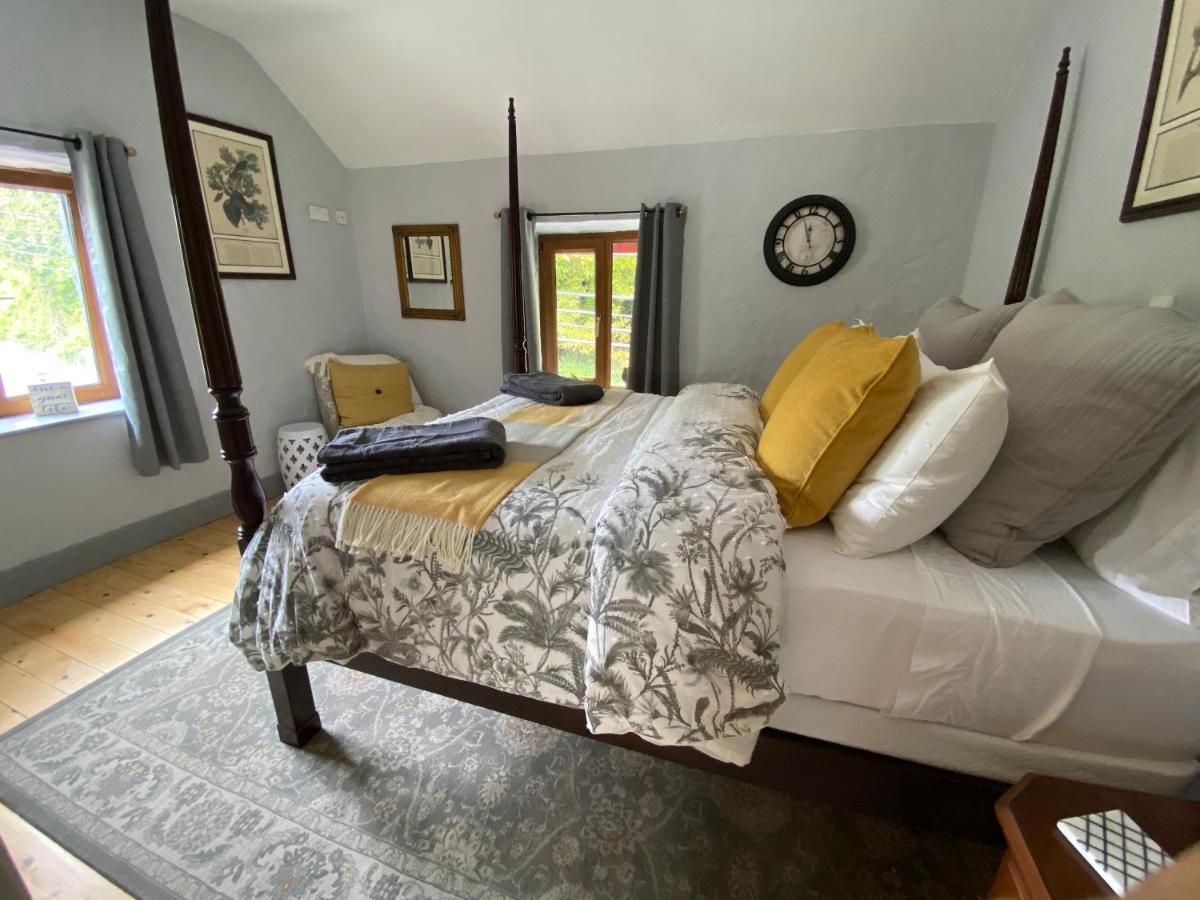 Salmon Weir Lodge Cong Dış mekan fotoğraf