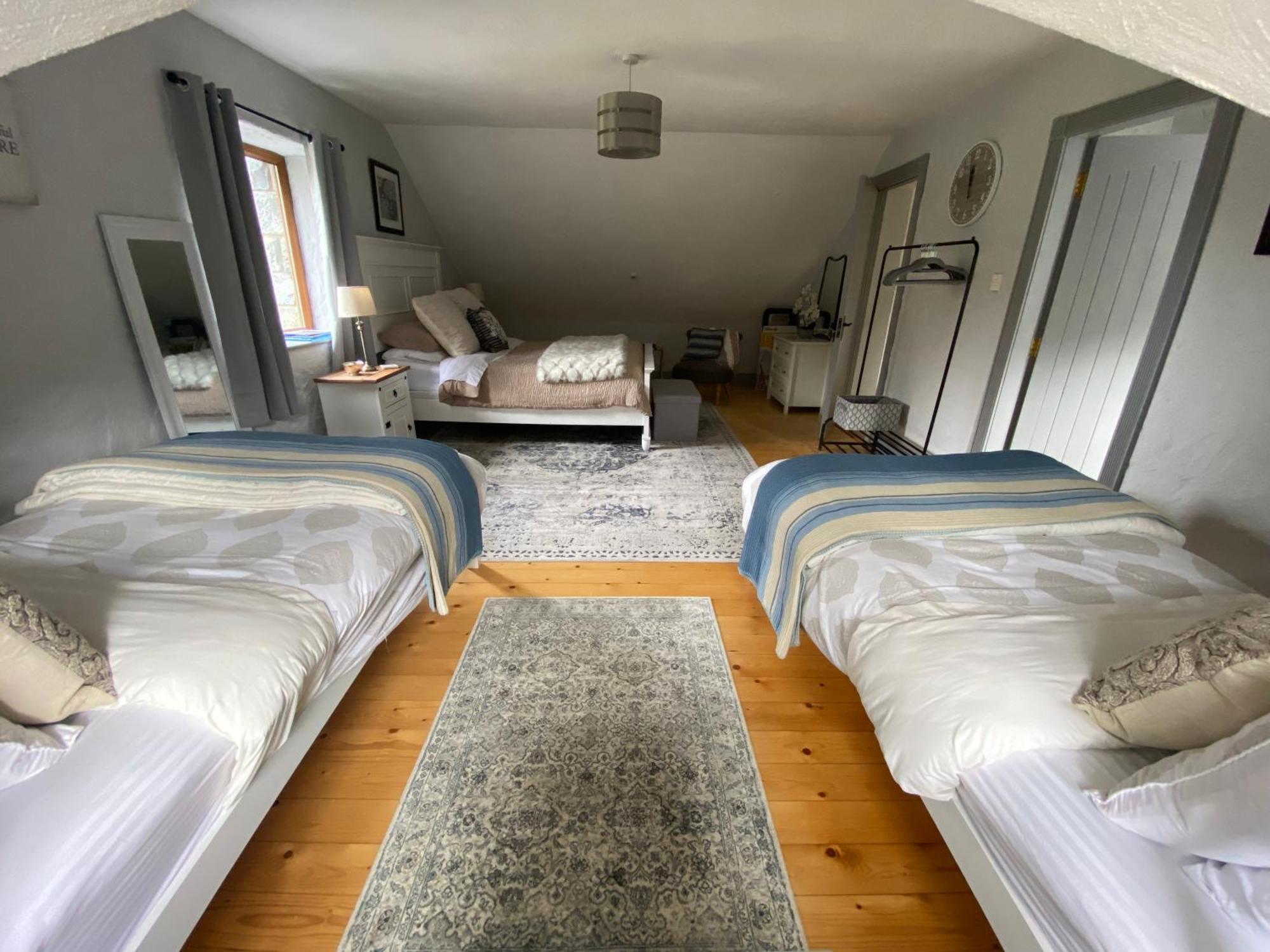 Salmon Weir Lodge Cong Dış mekan fotoğraf