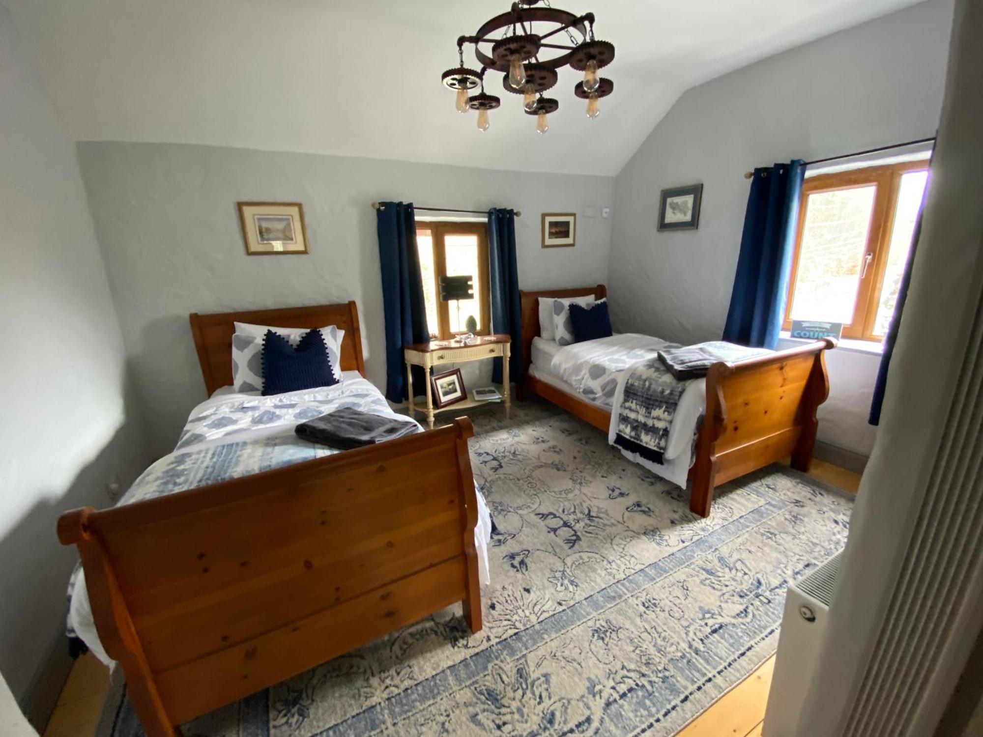 Salmon Weir Lodge Cong Dış mekan fotoğraf