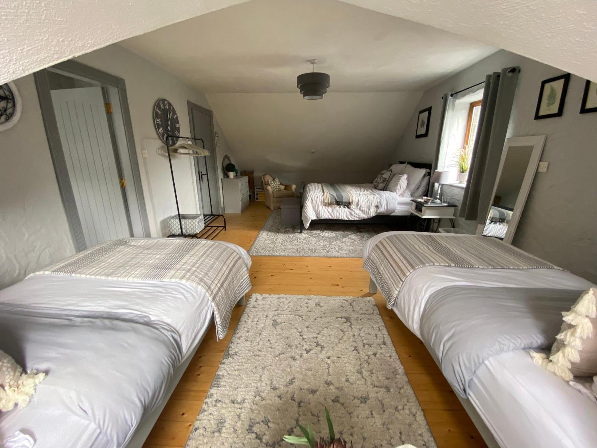 Salmon Weir Lodge Cong Dış mekan fotoğraf